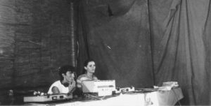 1979 DJ Roberto e Lorena in discoteca mobile